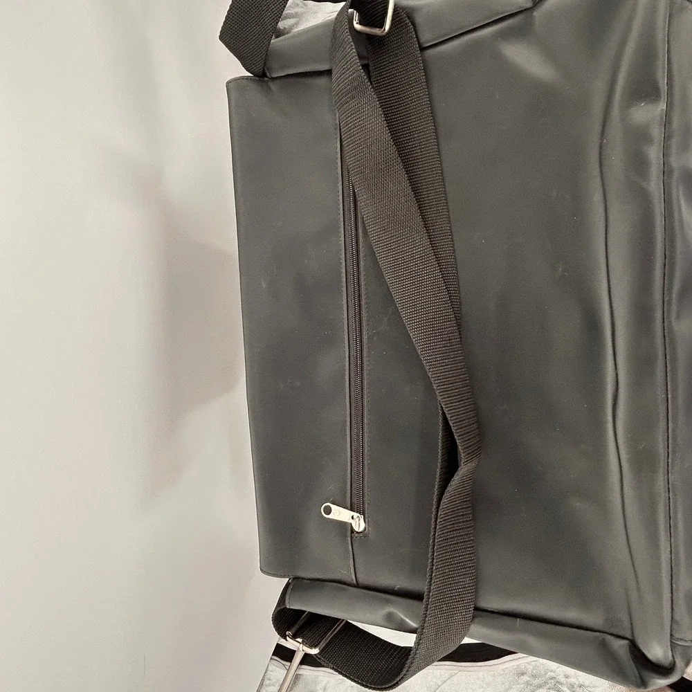 Carryland Black Messenger Bag Adjustable Strap Shoulder Crossbody Work Travel